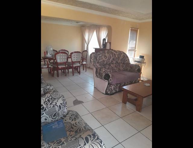 3 BEDROOM HOUSE FOR SALE IN SOSHANGUVE EAST EXT 3